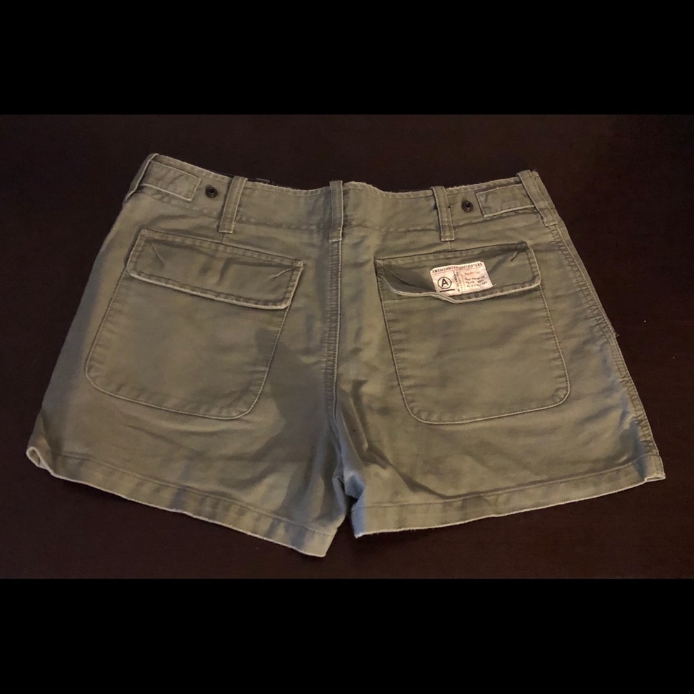 American Eagle Green Shorts - Picture 2 of 3